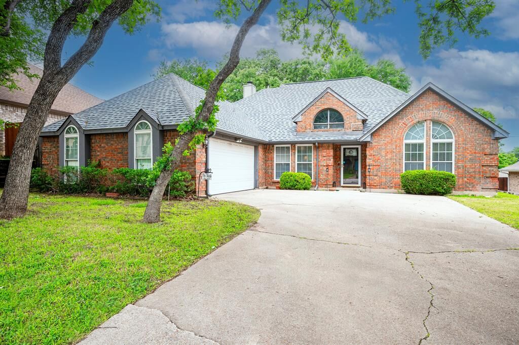 Property Photo:  6605 Shorewood Drive  TX 76016 