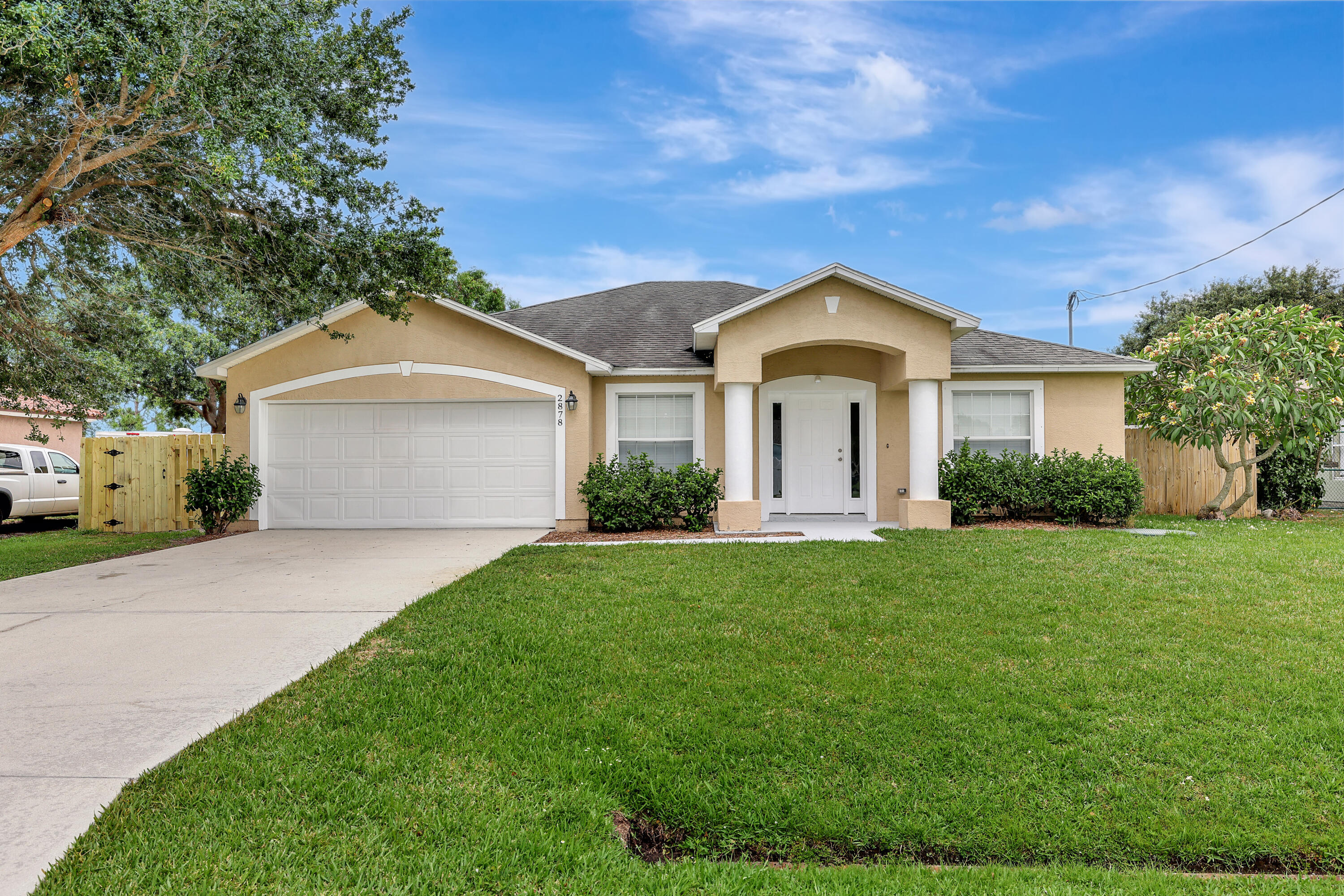 Property Photo: 2878 SE East Blackwell Drive FL 34952