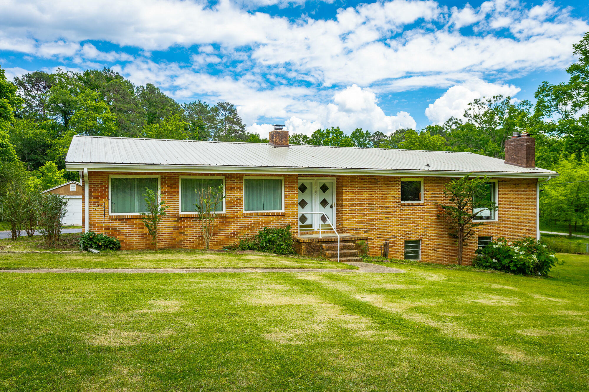 Property Photo: 7906 N Dent Road TN 37343