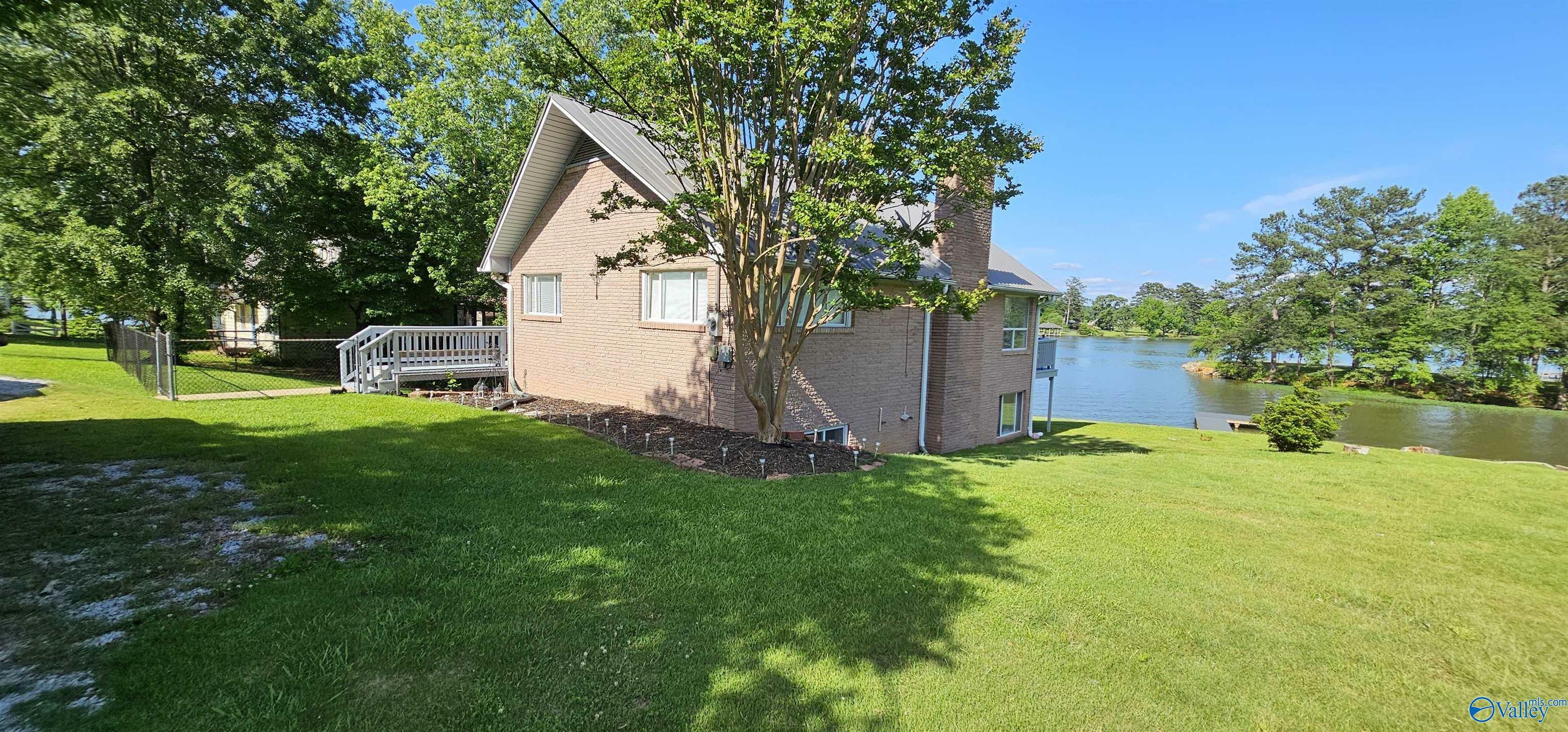 Property Photo:  140 County Road 371  AL 35960 