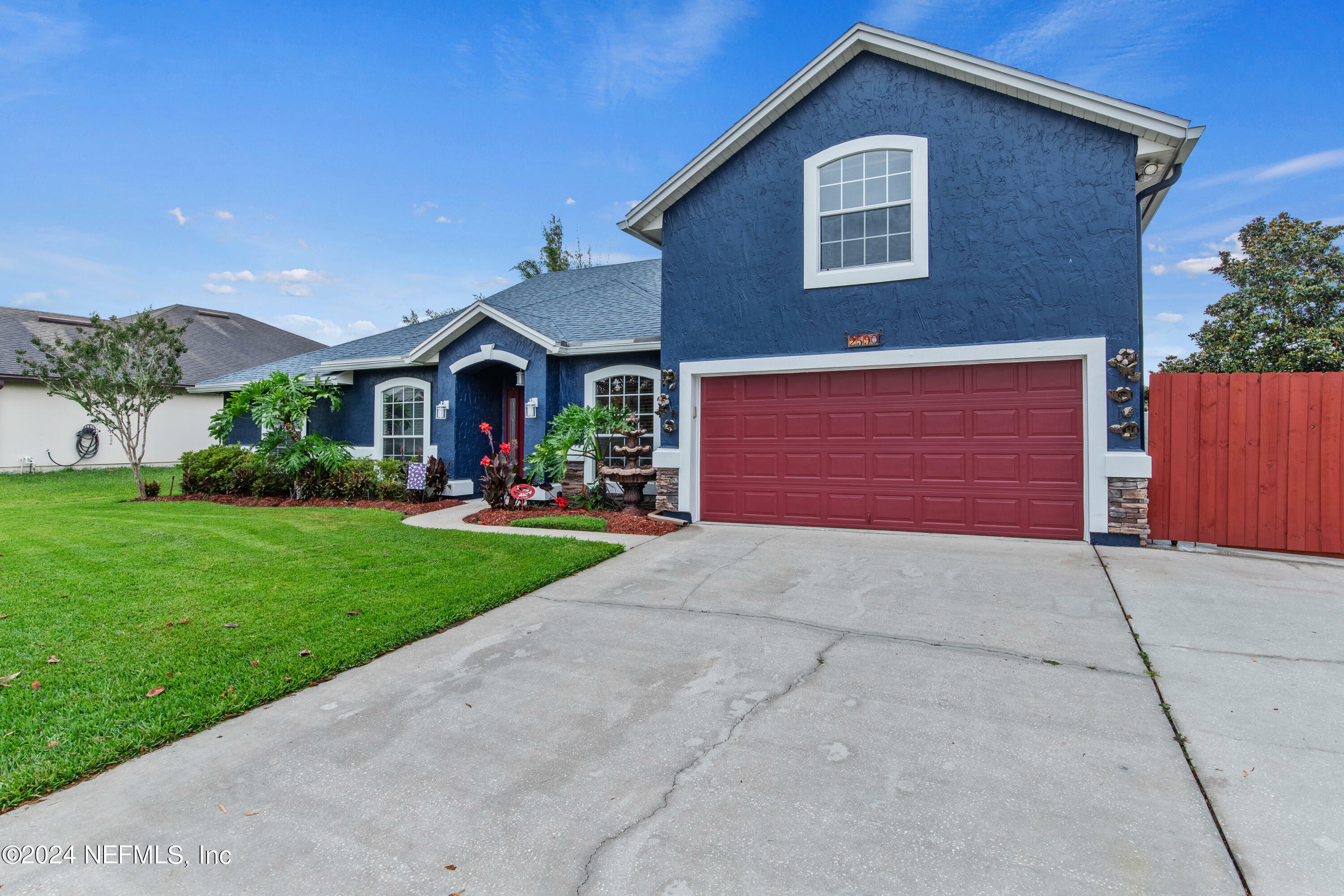 Property Photo:  2590 Royal Pointe Drive  FL 32043 