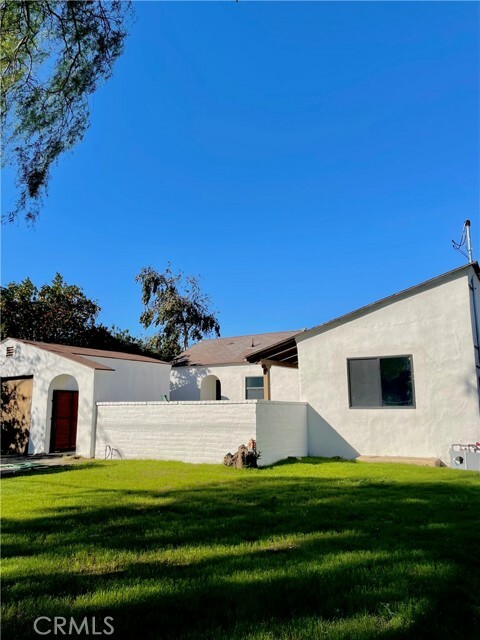 Property Photo:  11133 Cantara Street  CA 91352 