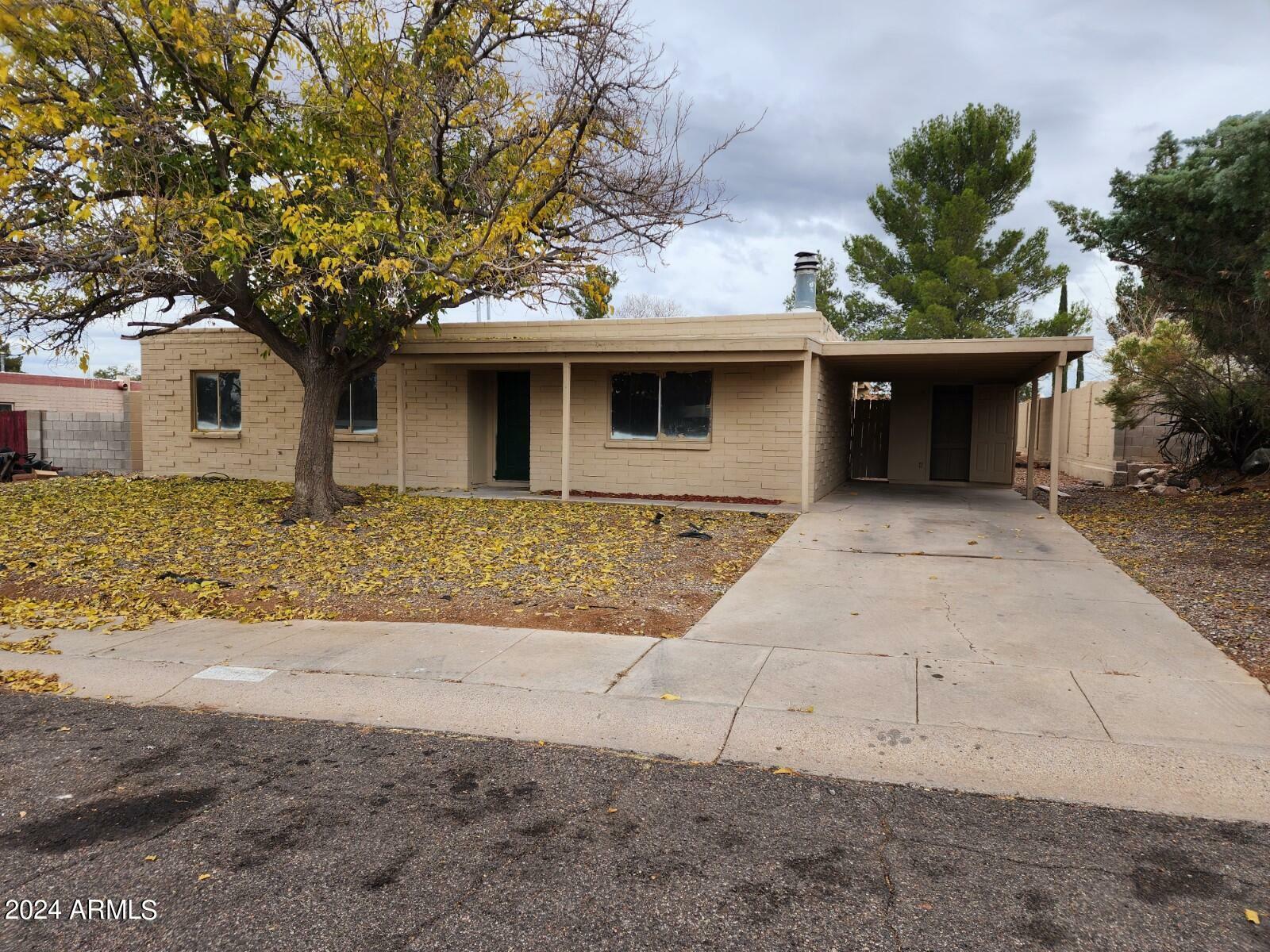 Property Photo:  305 Garibaldi Drive  AZ 85635 