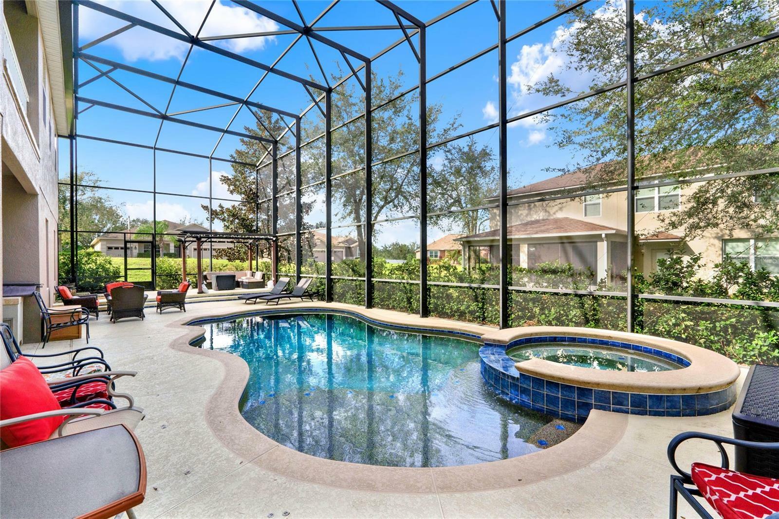 Property Photo:  1000 Glenraven Lane  FL 34711 