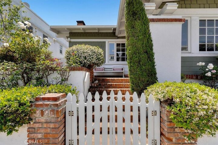Property Photo: 1011 Manhattan Avenue CA 90254