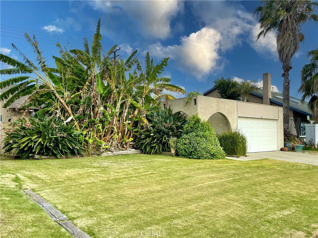 Property Photo: 21312 Bulkhead Circle CA 92646