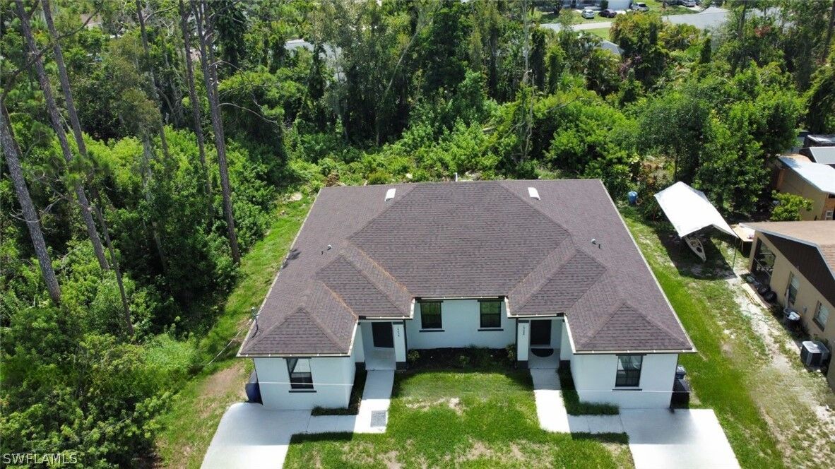 Property Photo: 4498-4498 Golfview Boulevard FL 33973