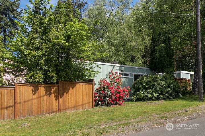 Property Photo:  16203 15th Avenue NE  WA 98155 