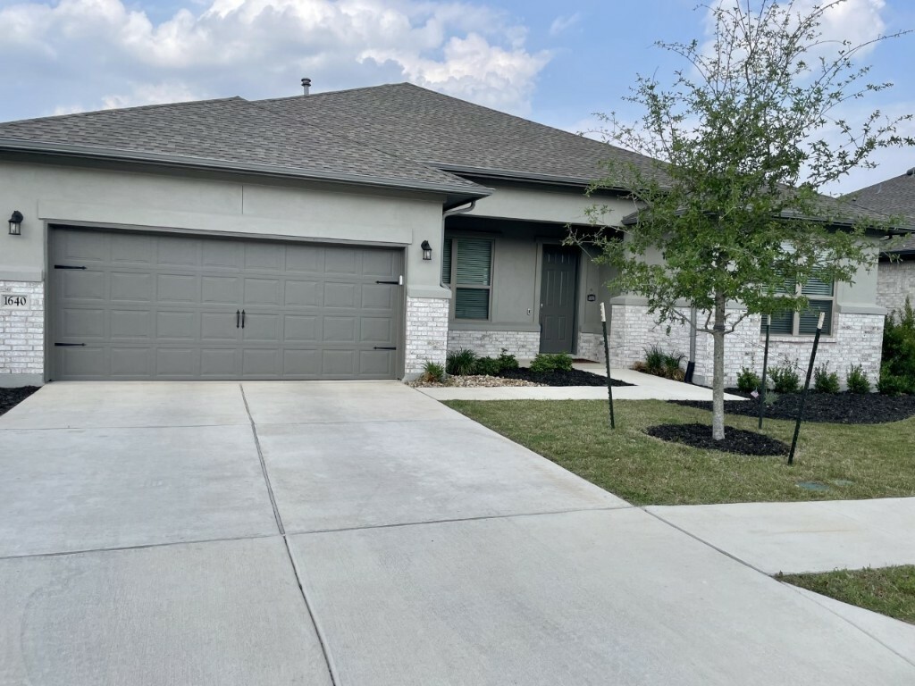 Property Photo: 1640 Indian Apple Way TX 78641
