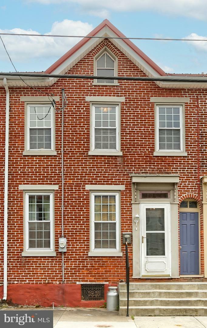 Property Photo:  38 E Keller Street  PA 17055 