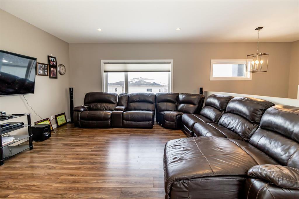 Photo de la propriété:  27 Marsh Crescent  MB R7B 4J1 