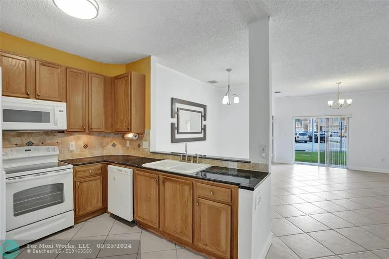 Property Photo:  2938 Crestwood Ter 6106  FL 33063 