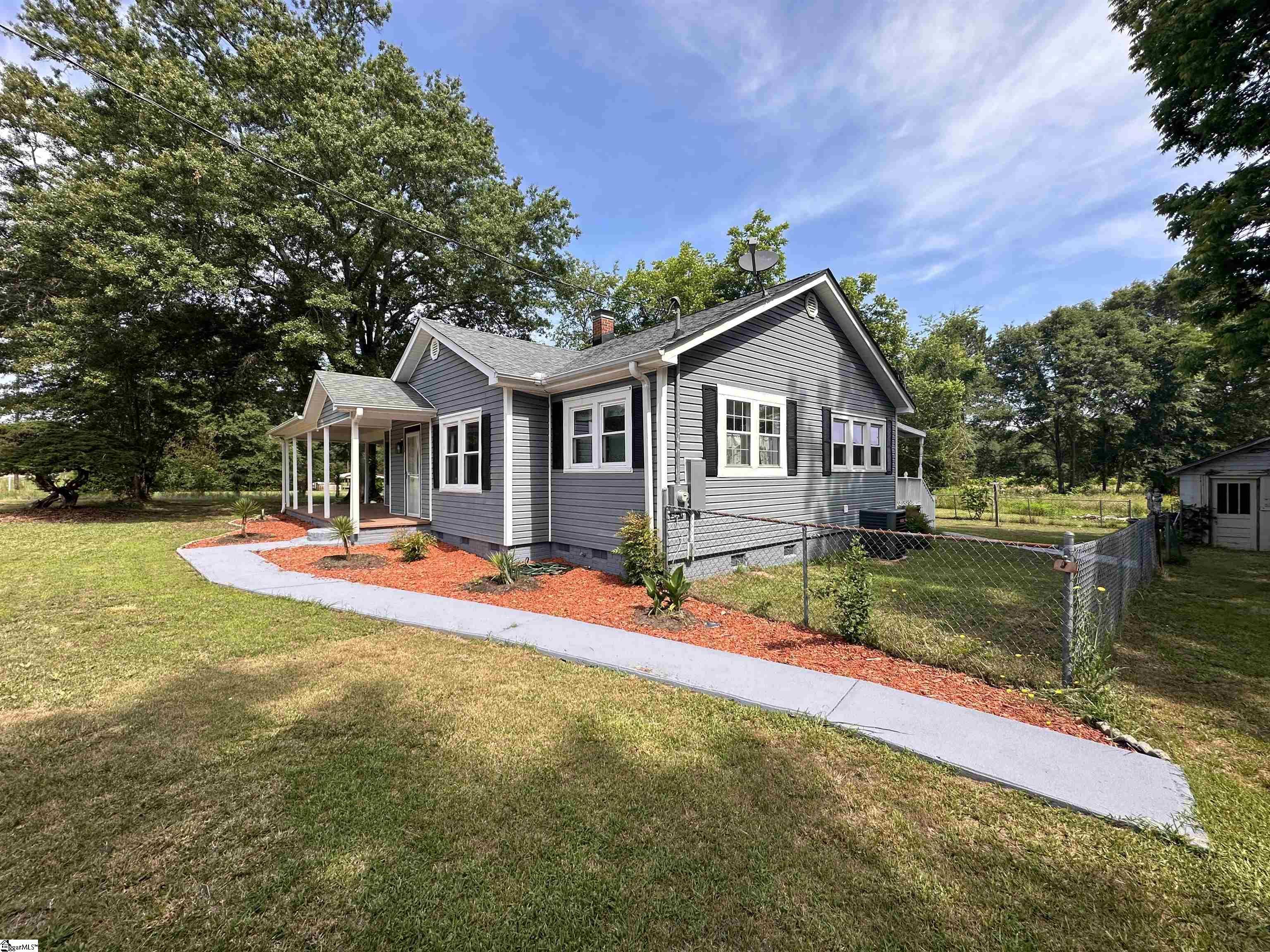 Property Photo: 15885 Highway 25 SC 29692