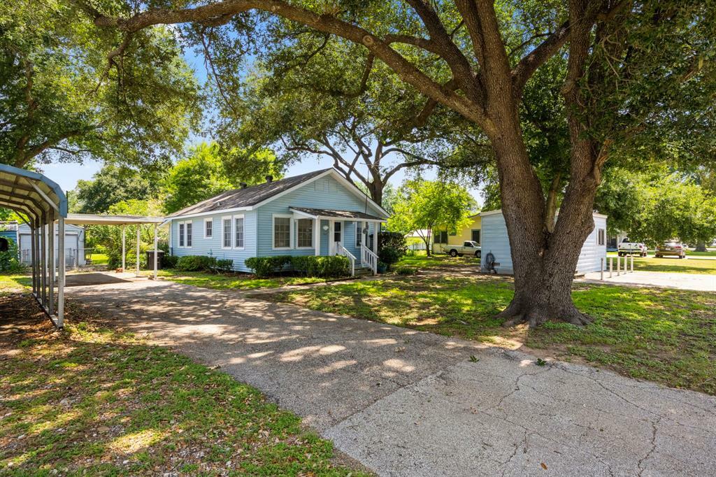 Property Photo:  5034 E 5th Street  TX 77493 