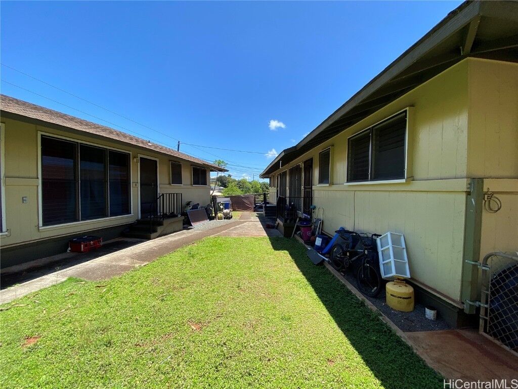 Property Photo: 1575 Hoohaku Street HI 96782