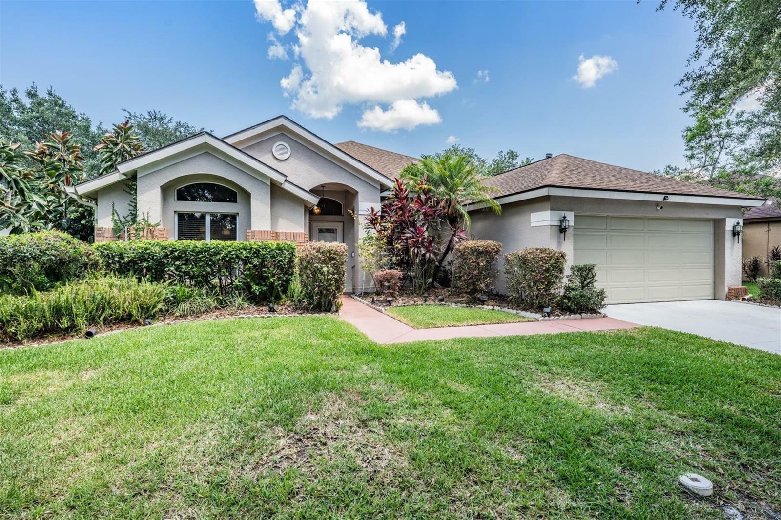 Property Photo:  9413 Hunters Pond Drive  FL 33647 