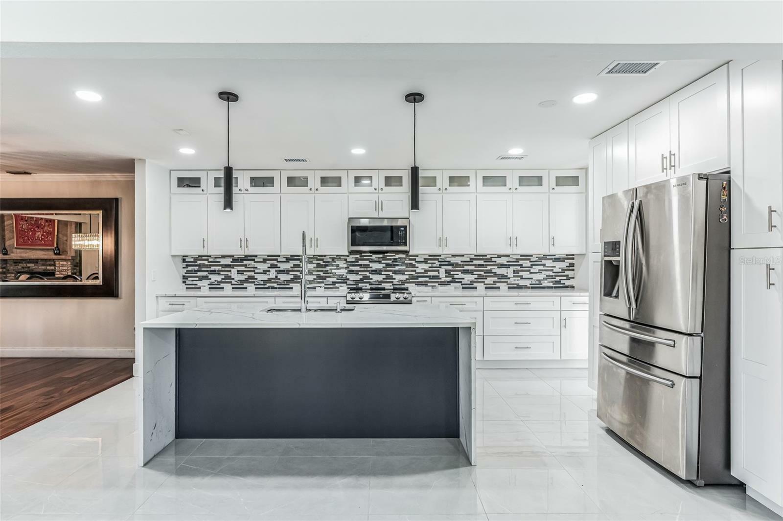 Property Photo: 5621 Lake Mary Jess Shores Court FL 32839