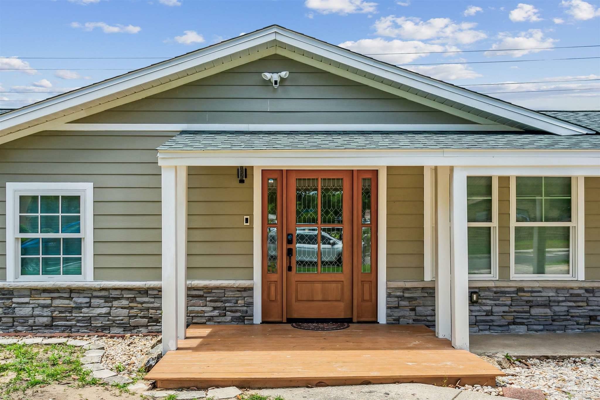 Property Photo: 4107 Erress Blvd FL 32505