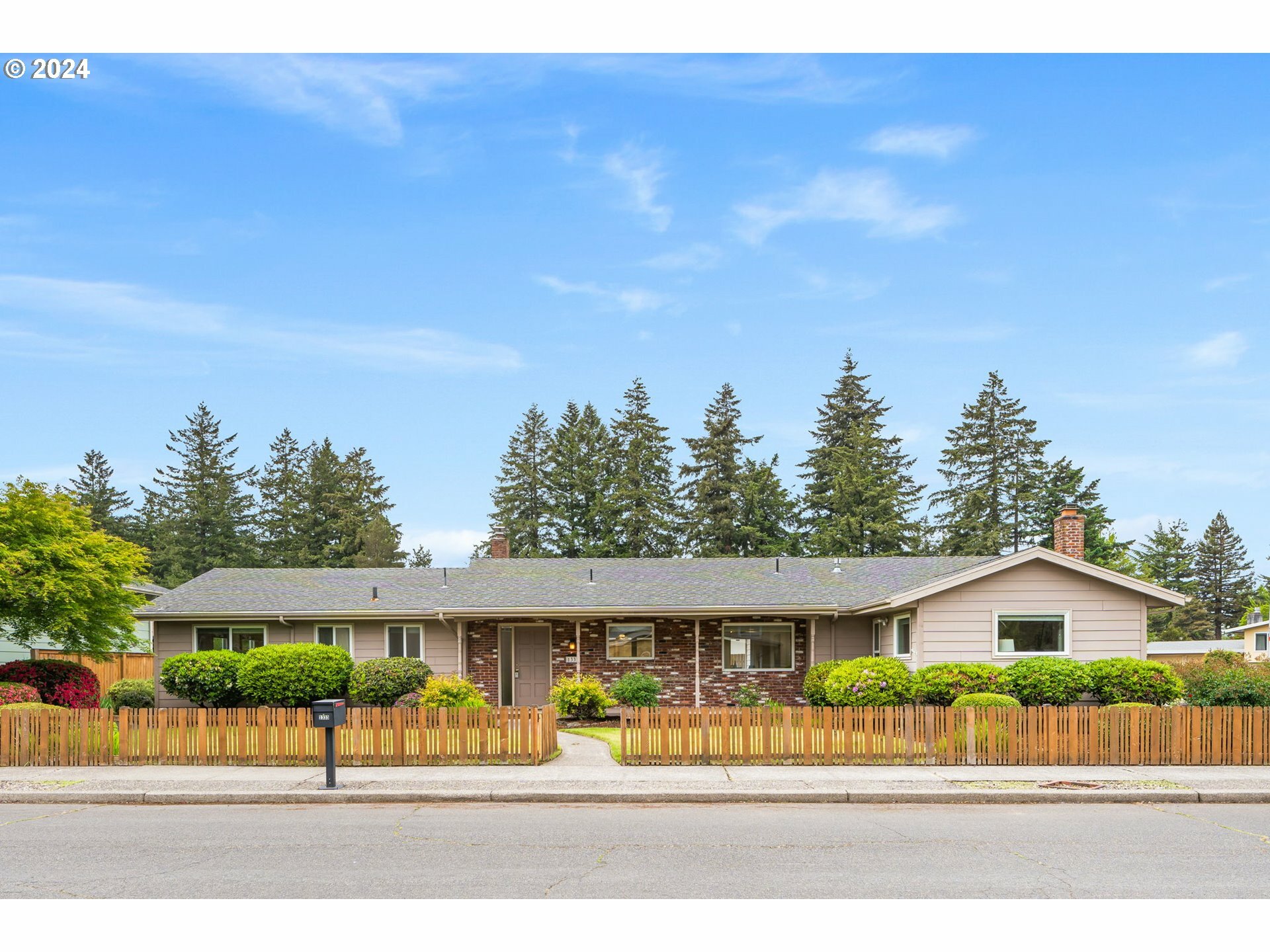Property Photo: 1333 NE 136th Ave OR 97230