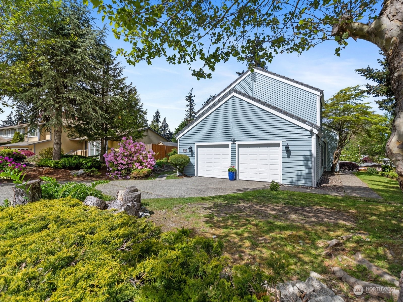 Property Photo:  18300 St 71st Avenue W  WA 98037 