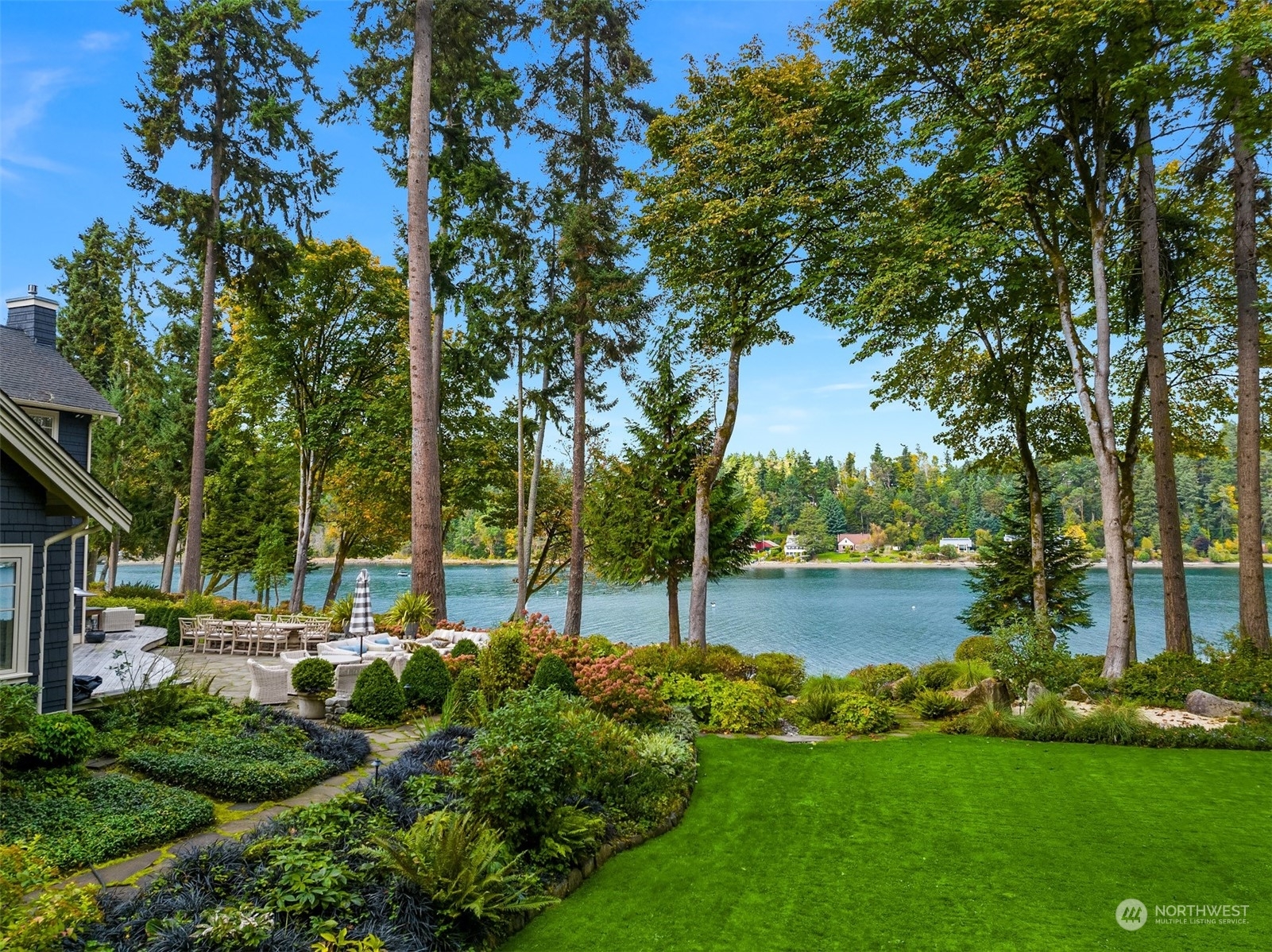 Property Photo: 10512 NE Country Club Road WA 98110