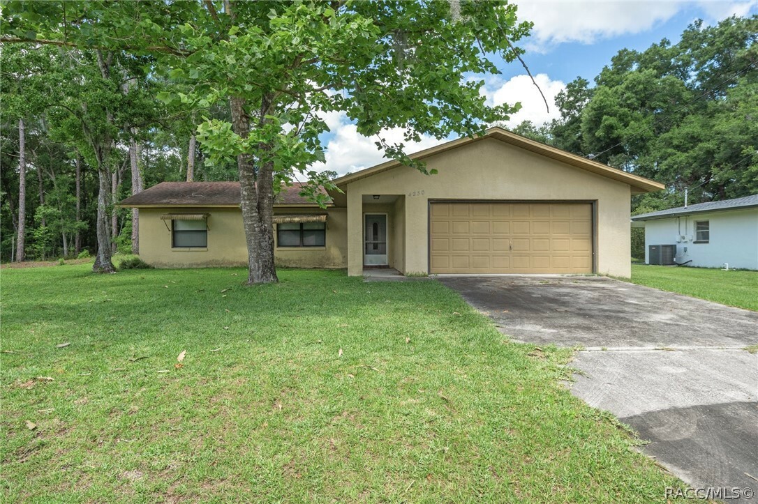 Property Photo:  4230 S Apopka Avenue  FL 34452 