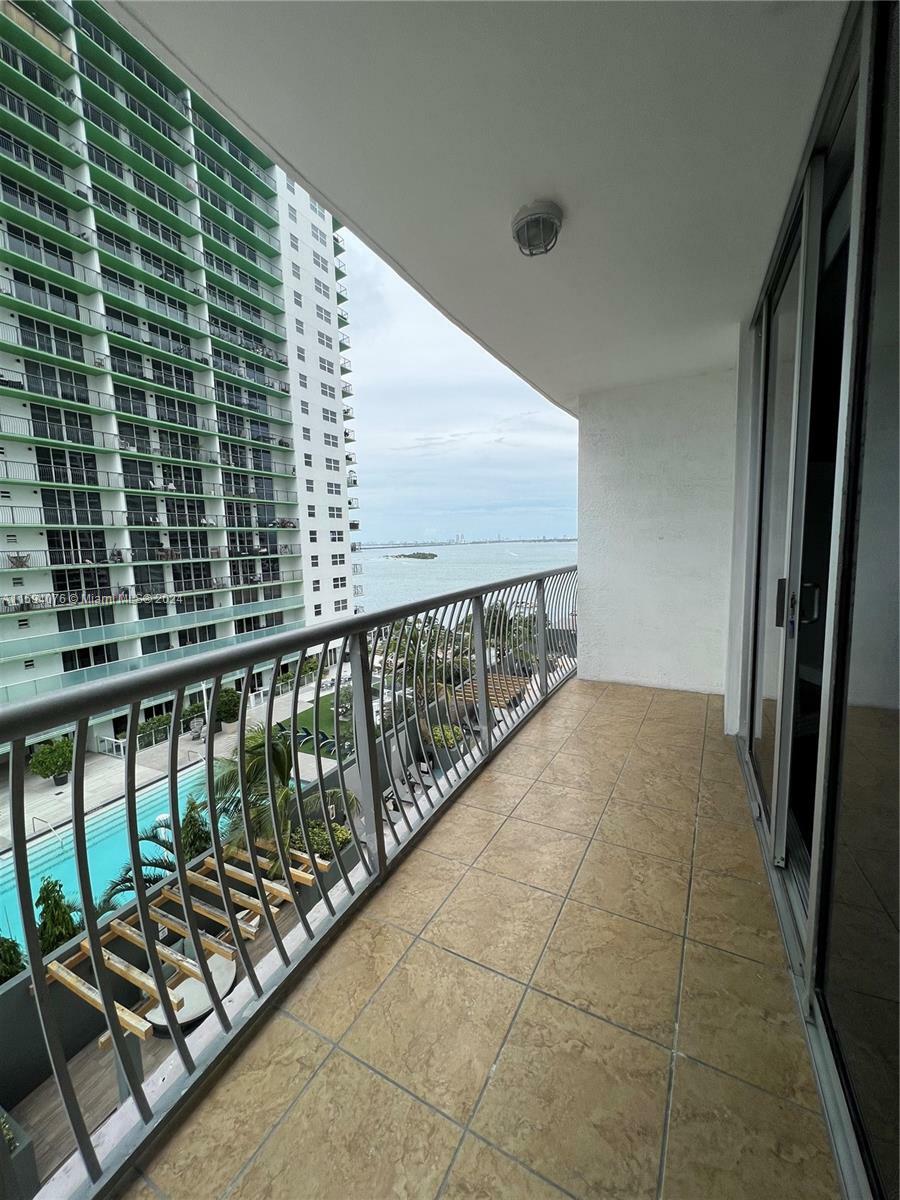 Property Photo:  1750 N Bayshore Dr 1507  FL 33132 