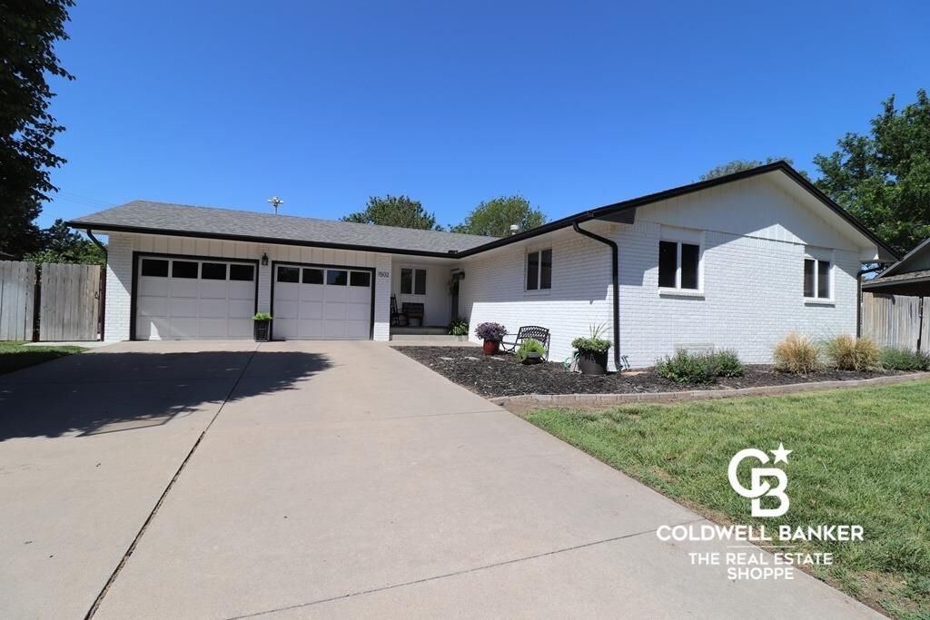 Property Photo: 1502 Sundance Circle KS 67846