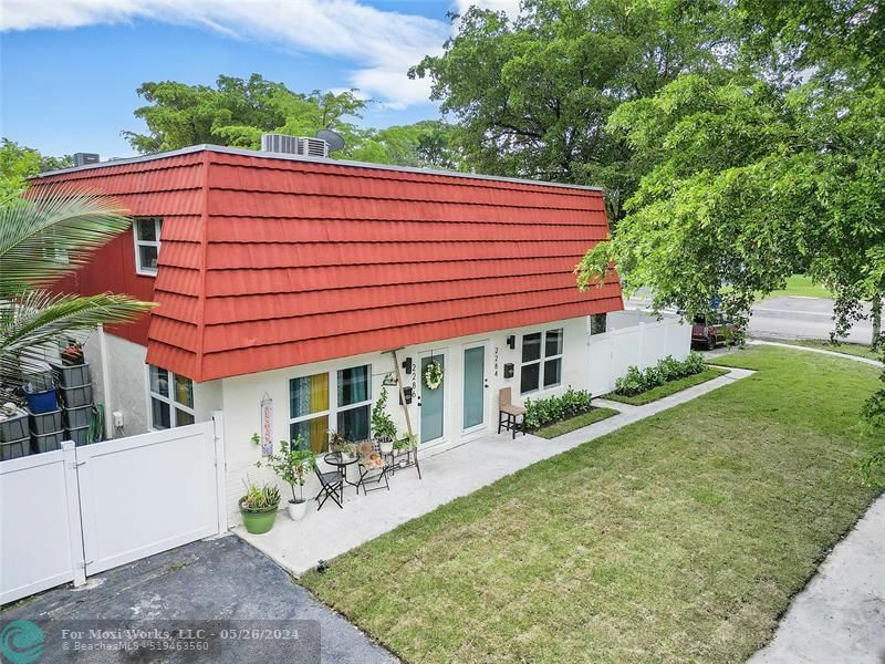 Property Photo:  2286 NW 59th Way 4  FL 33313 