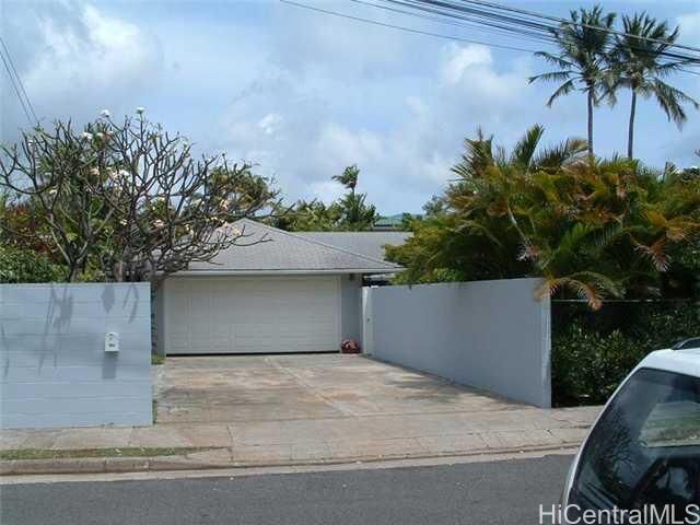 Property Photo:  951 Makaiwa Street  HI 96816 