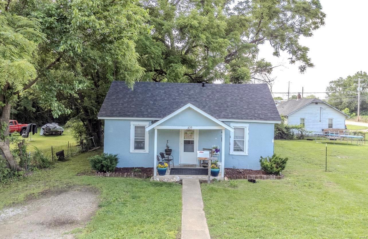 Property Photo: 429 W Pierce Street MO 65536