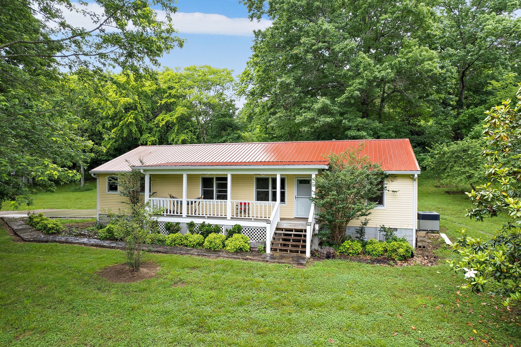 Property Photo:  1780 Molly Hollow Rd  TN 37135 