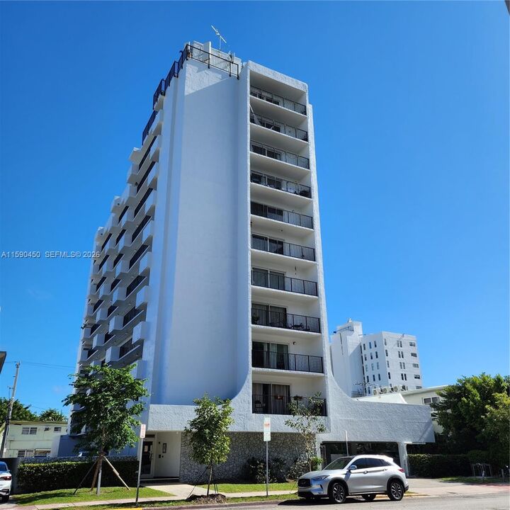 Property Photo:  1345 West Ave 702  FL 33139 