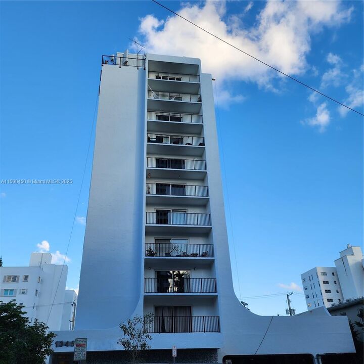Property Photo:  1345 West Ave 702  FL 33139 