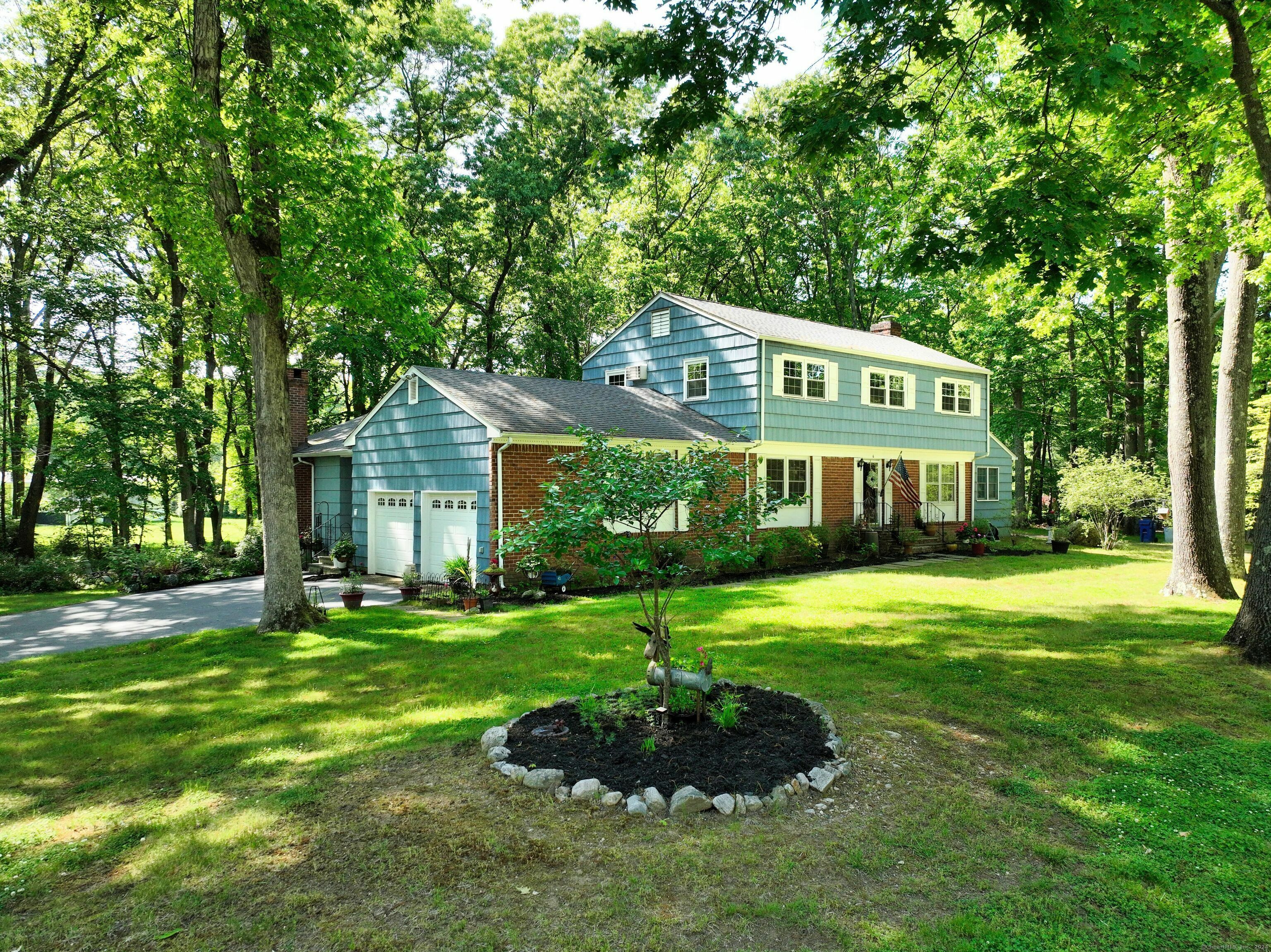 Property Photo:  6 Granite Drive  CT 06851 