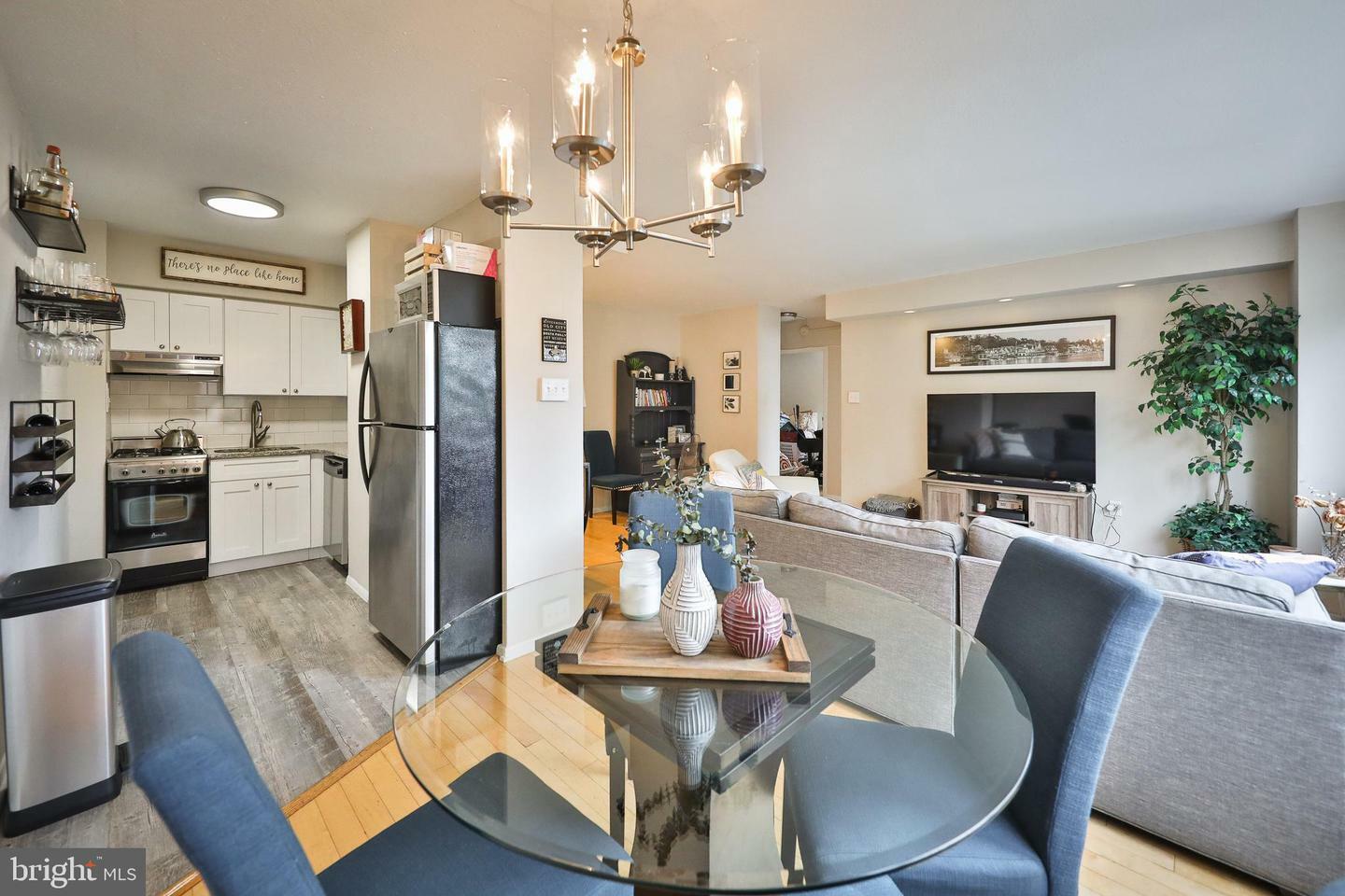 Property Photo: 2101 Chestnut Street 17 315 PA 19103