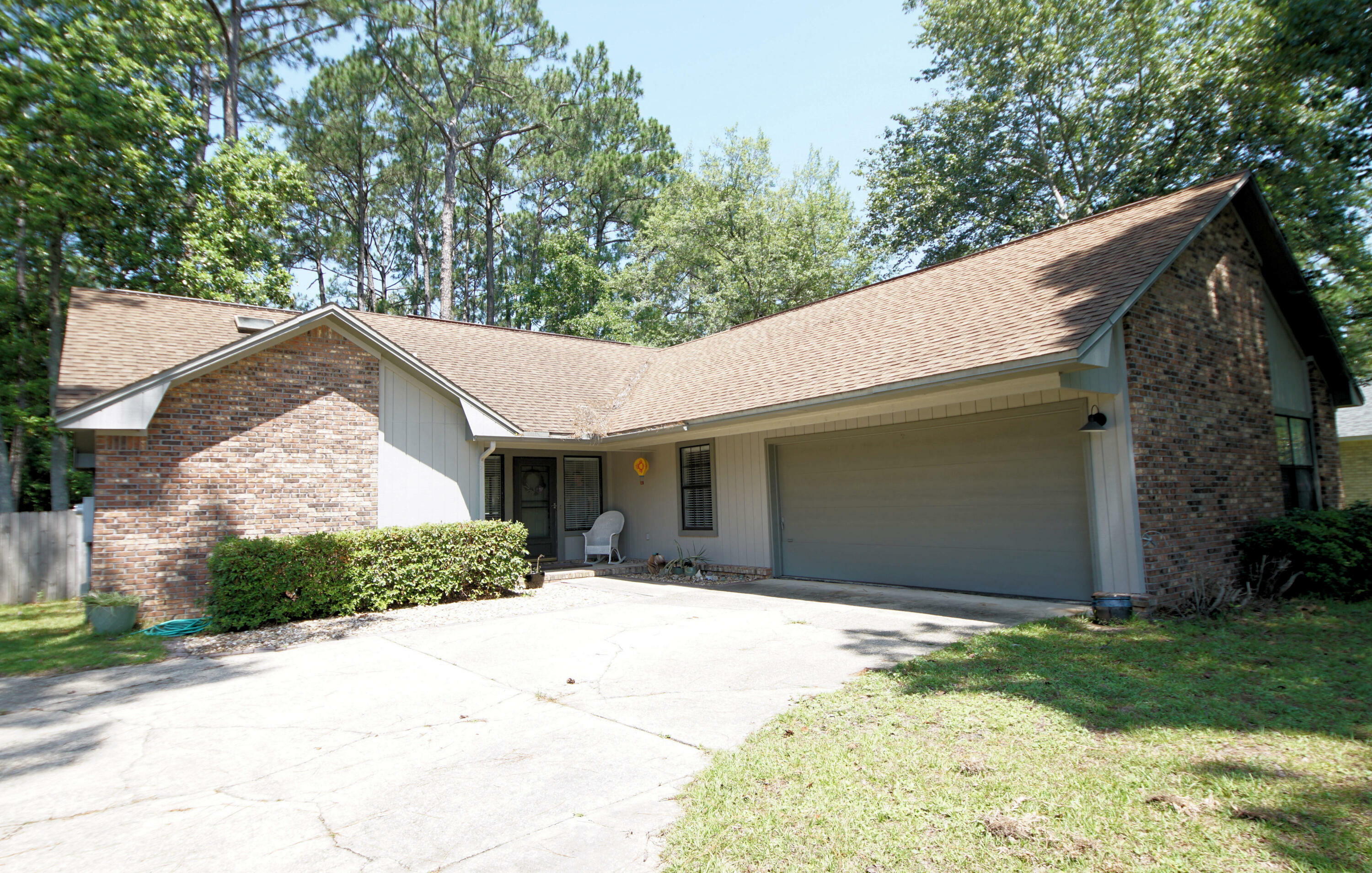 Property Photo:  1110 Sandalwood Circle  FL 32578 