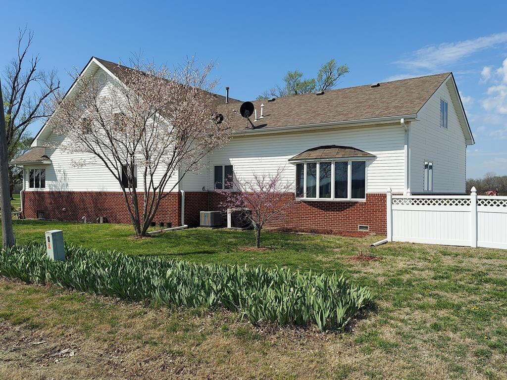 Property Photo: 5447 Cr 5700 N/A KS 67335