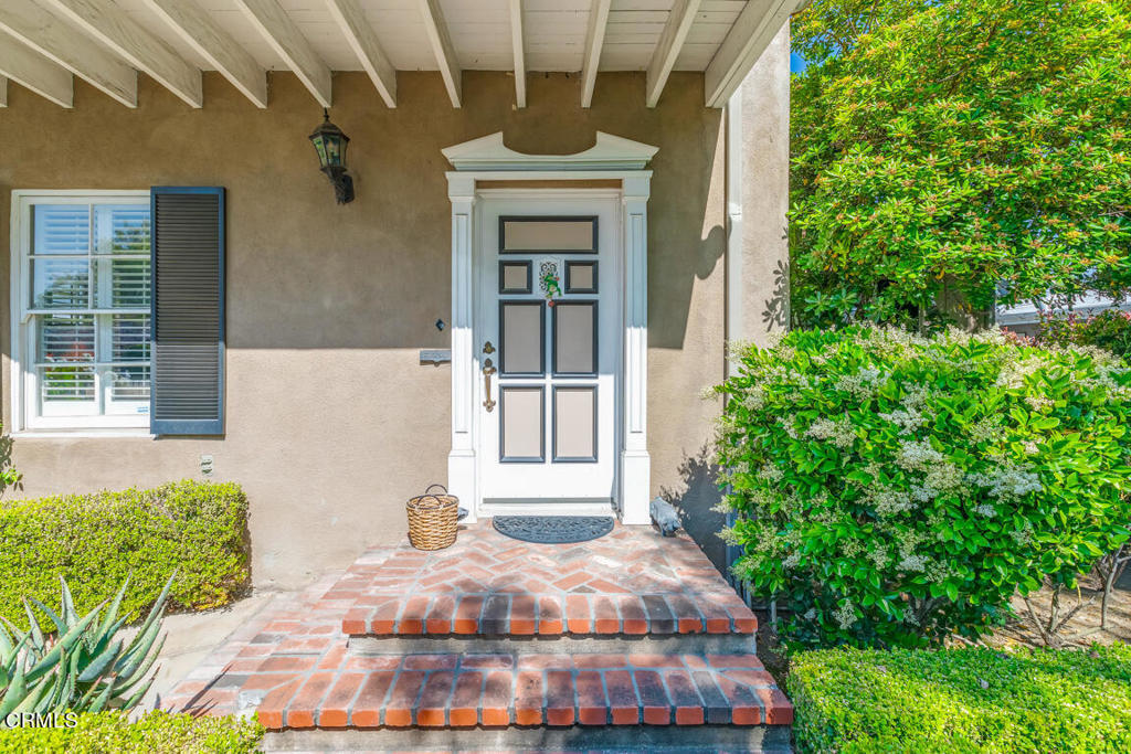 Property Photo: 566 N Sunnyslope Avenue CA 91107