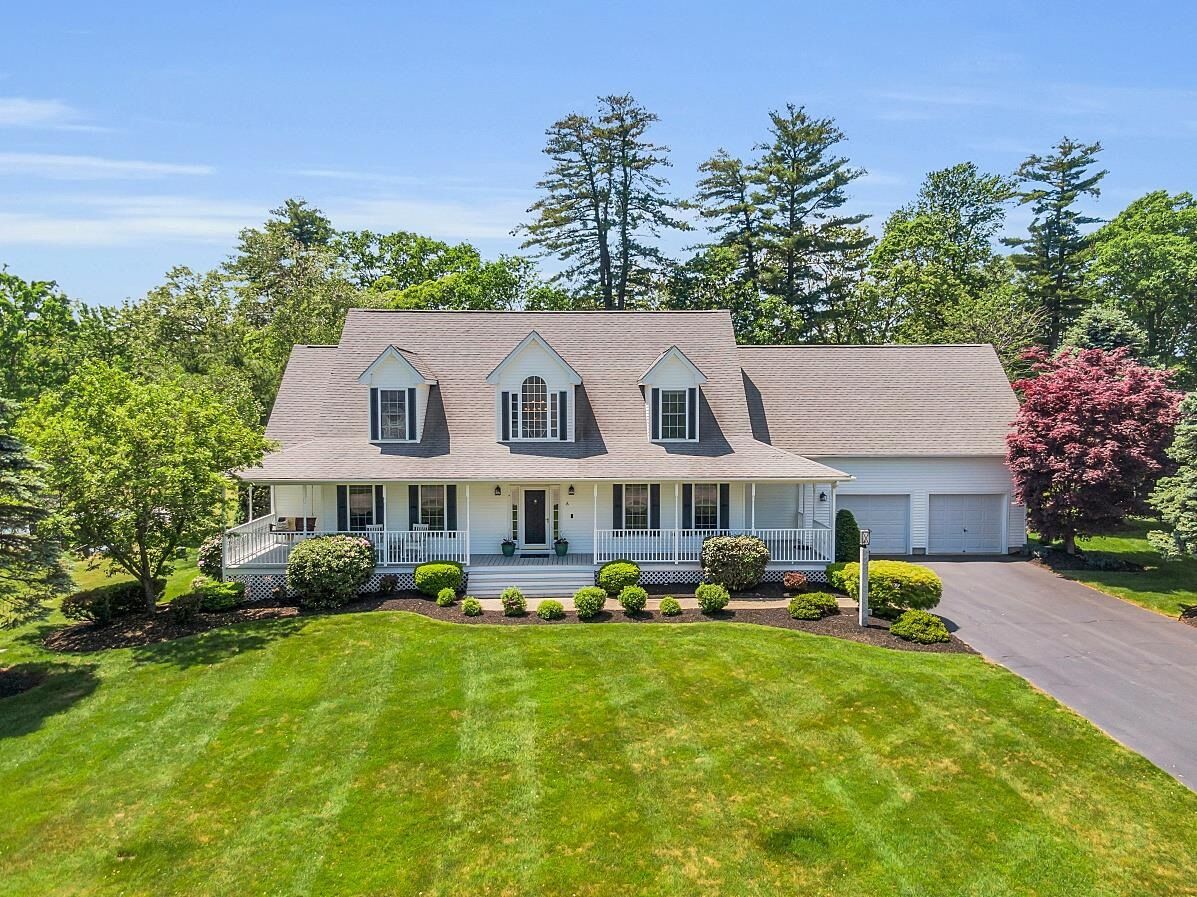 Property Photo: 16 Farmington Drive NH 03051
