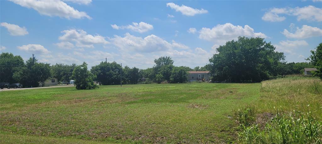 Property Photo:  661 Primrose Drive  TX 76065 