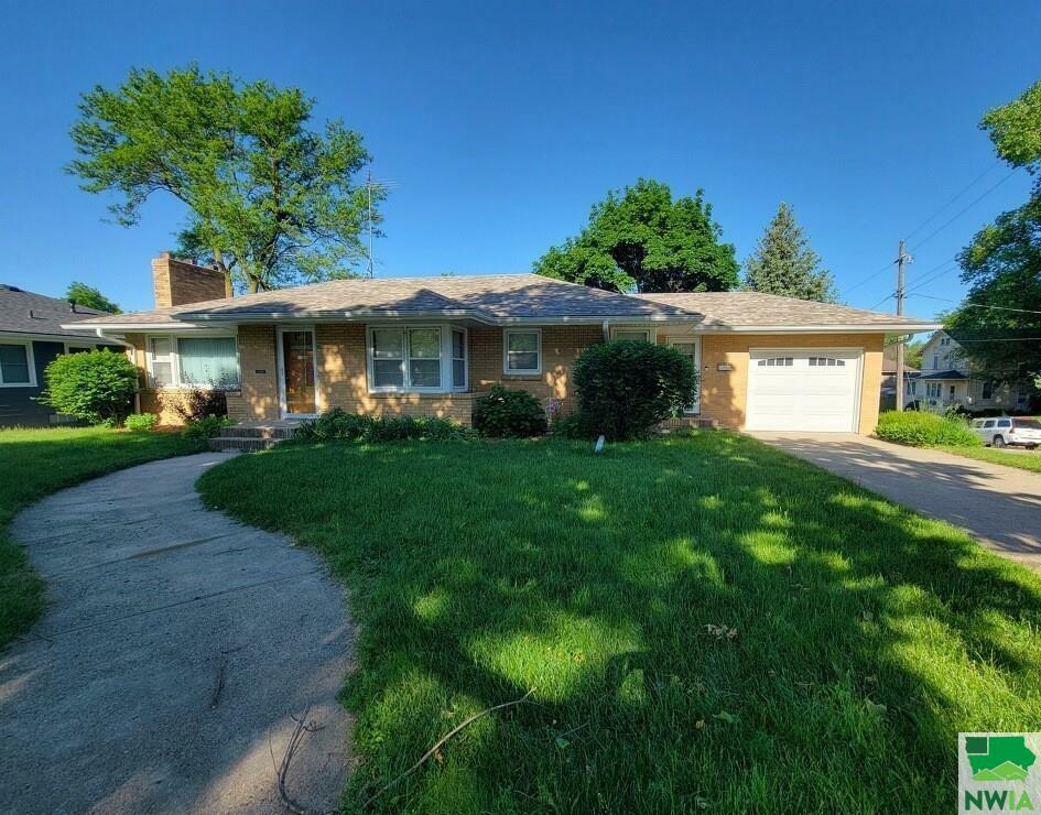 Property Photo:  3443 Jackson St  IA 51104 