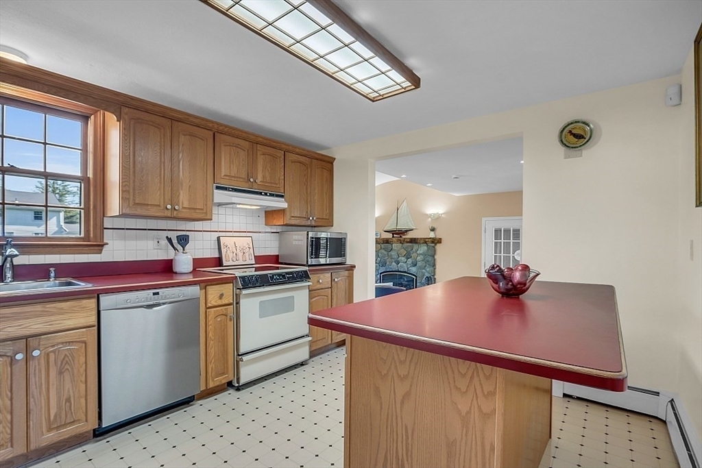 Property Photo: 38 Hathaway Rd MA 01887