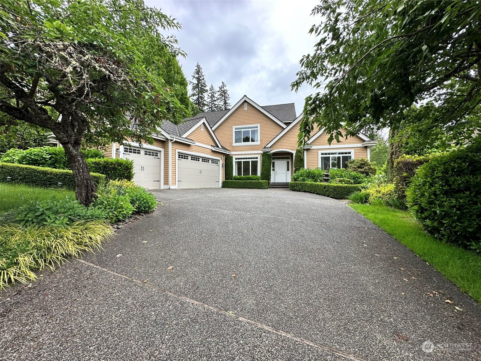 Property Photo:  5107 188th Place NE  WA 98074 