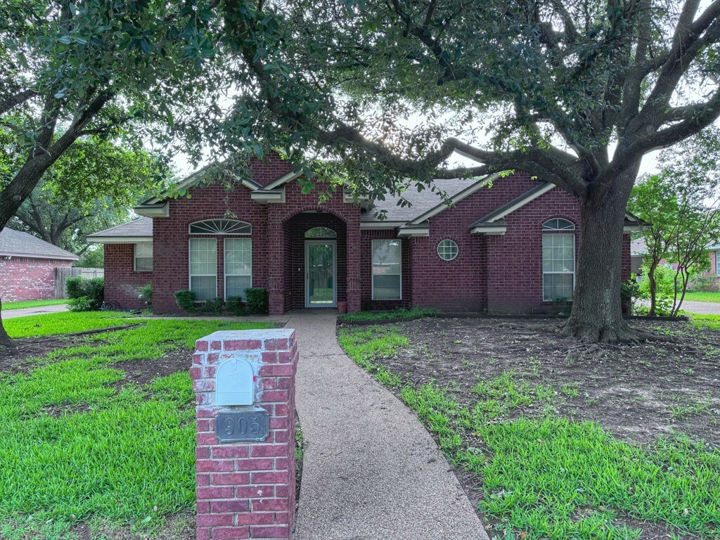 Property Photo:  905 Crested Butte Drive  TX 76643 