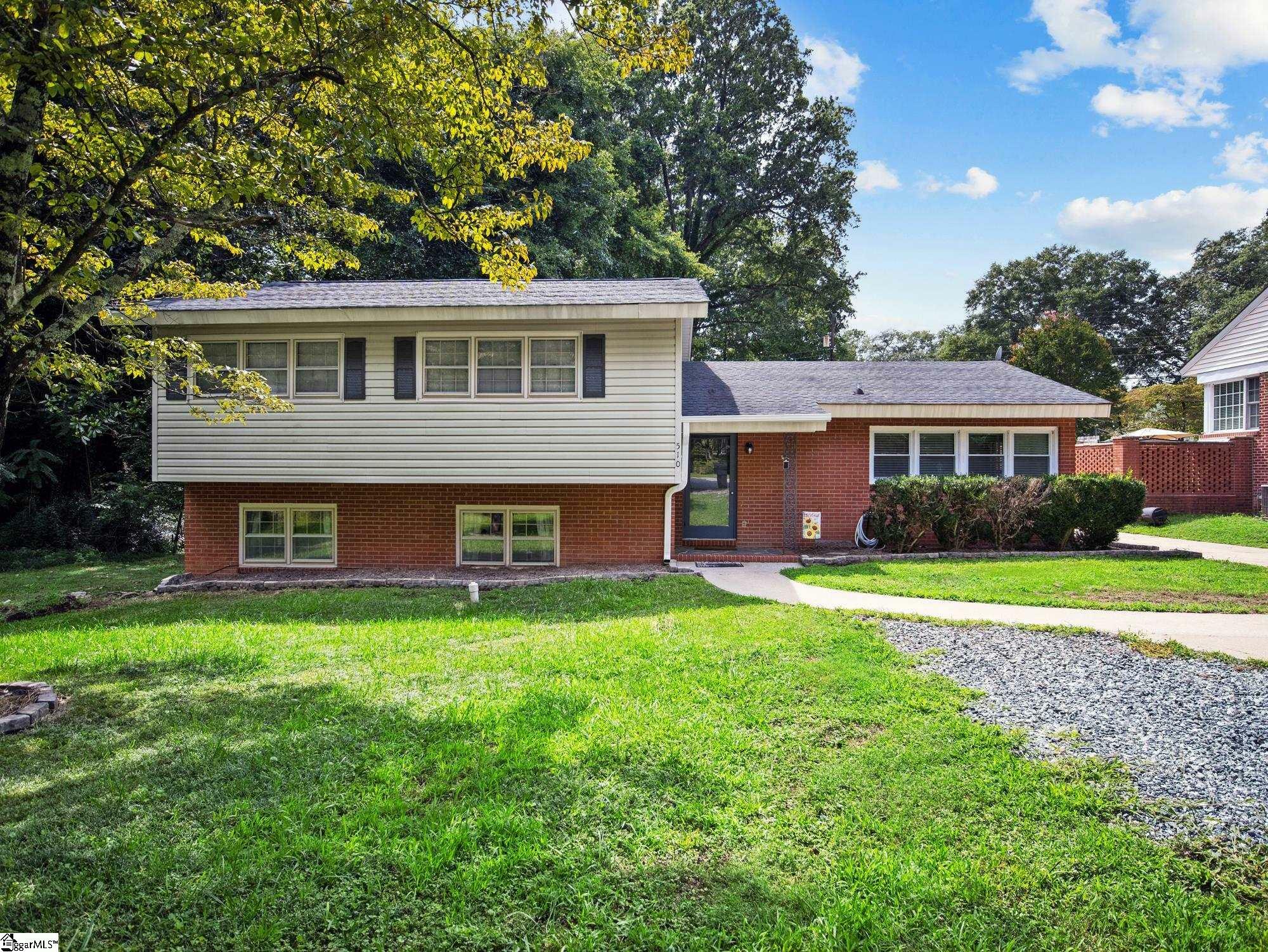 Property Photo: 510 Fernwood Drive SC 29307