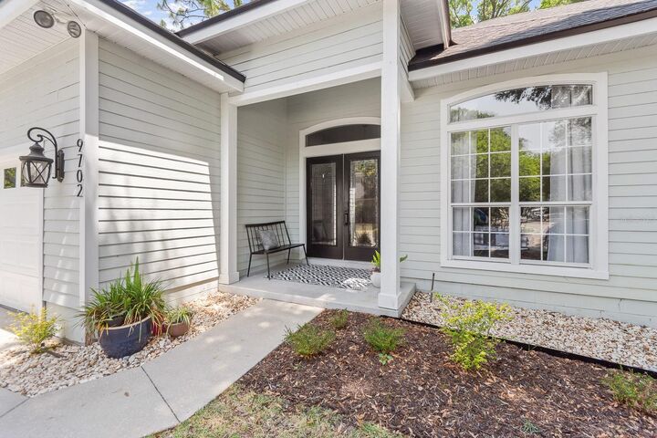 Property Photo: 9702 SW 35th Lane FL 32608