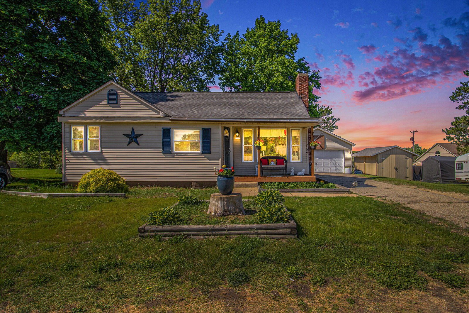 Property Photo: 1109 E Division Street MI 49601