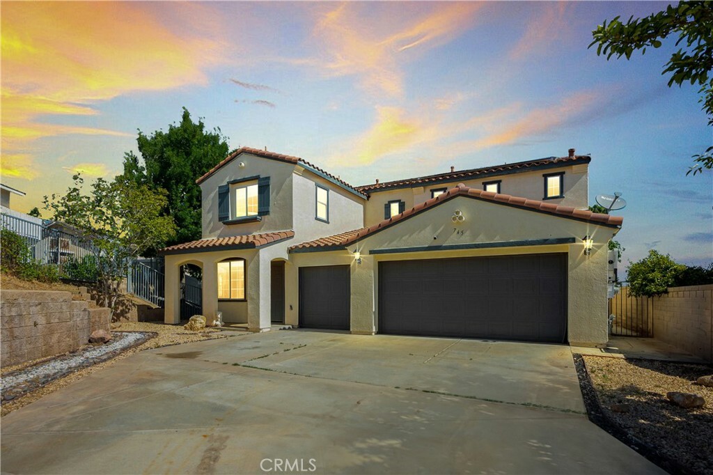 Property Photo: 745 Camino Real Avenue CA 93551