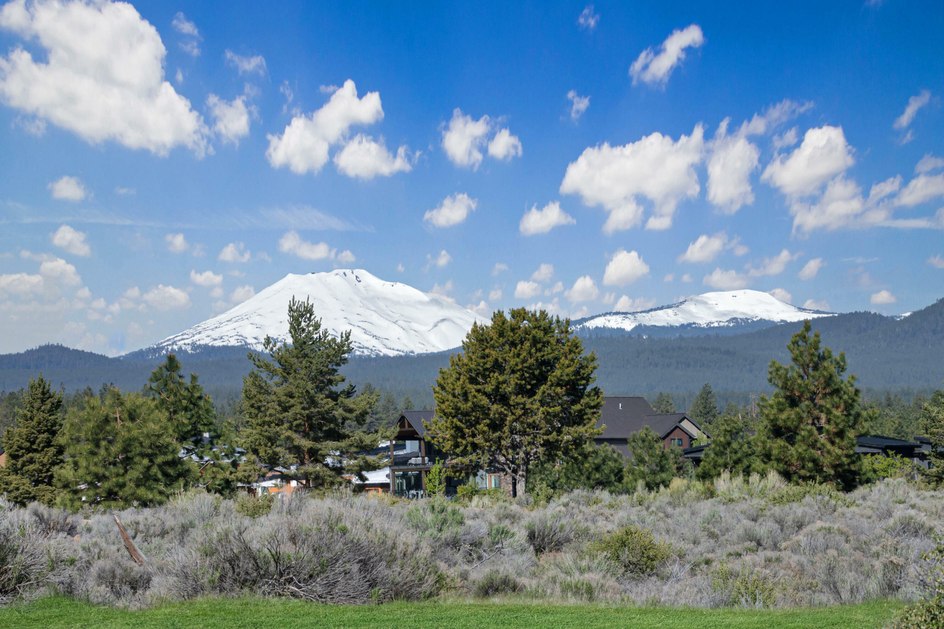Property Photo: 61623 Hosmer Lake Drive OR 97702